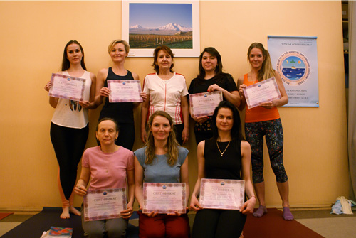 группа инструкторов детской йоги 2019